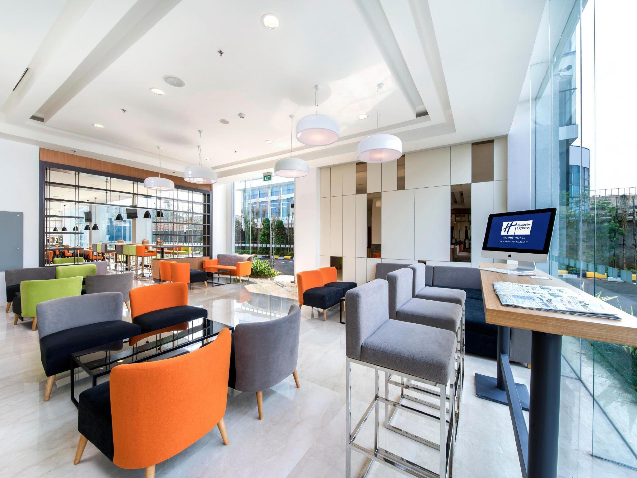 Holiday Inn Express Jakarta Matraman By Ihg Экстерьер фото